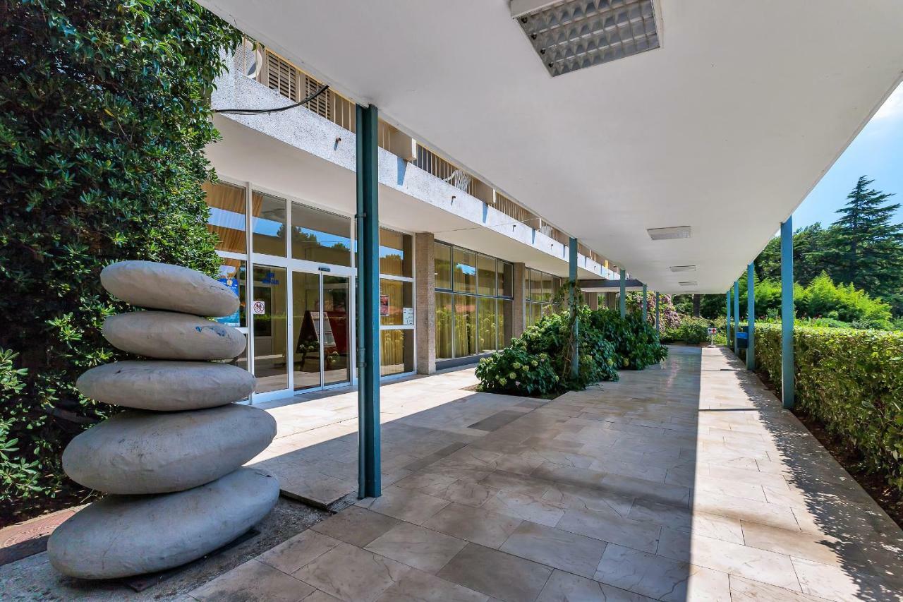 Hotel Alem Baška Voda Eksteriør bilde